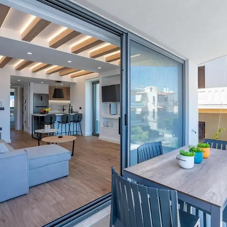 Almy Luxury Apartment